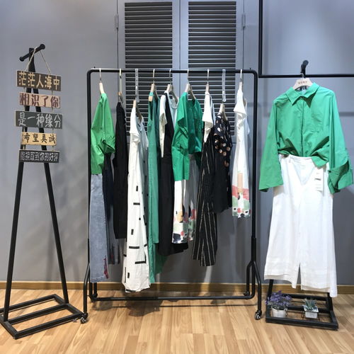 深圳嘉彩品牌女裝廠家批發(fā)貨源穩(wěn)定,貨源充足讓你采購無憂