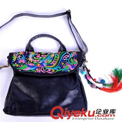批發(fā)拍照旅游民族風繡花包女包手工絨球PU軟皮單肩斜挎手提包1302-廊坊市嫣然轉(zhuǎn)盼服裝提供批發(fā)拍照旅游民族風繡花包女包手工絨球PU軟皮單肩斜挎手提包1302的相關(guān)介紹、產(chǎn)品、服務、圖片、價格廊坊市嫣然轉(zhuǎn)盼服裝、服裝;鞋帽