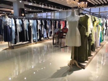 圖 深圳高端服裝品牌折扣批發休閑連衣裙1折 上海服裝 鞋帽 箱包